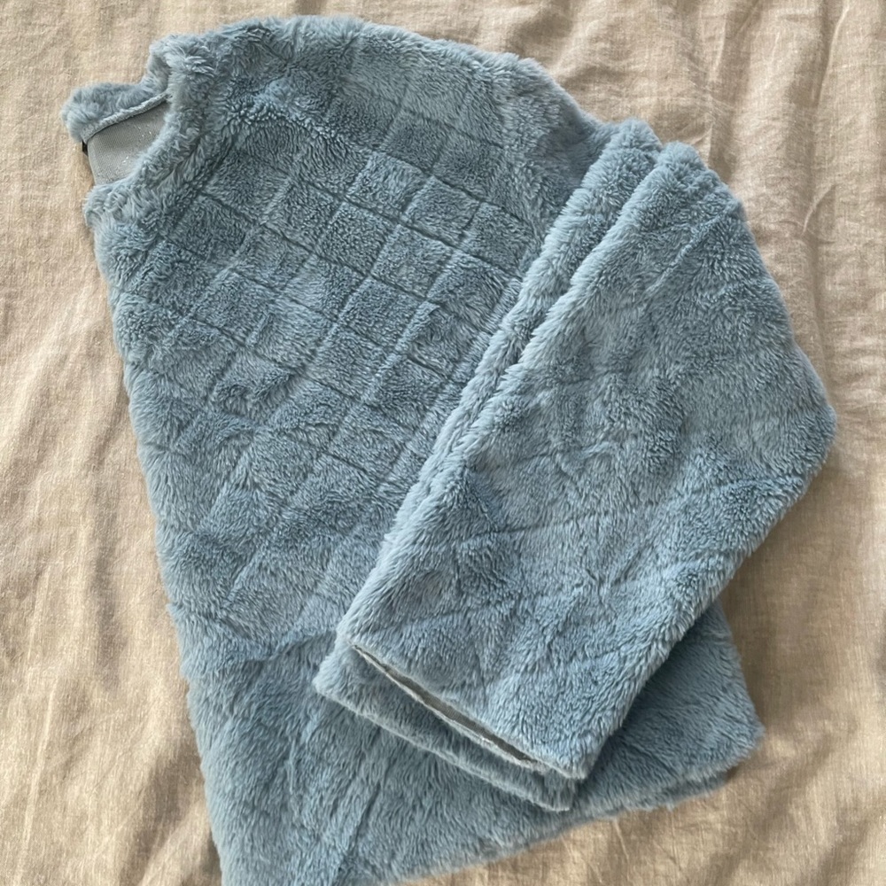 ZARA raw hem blue fuzzy crop sweater